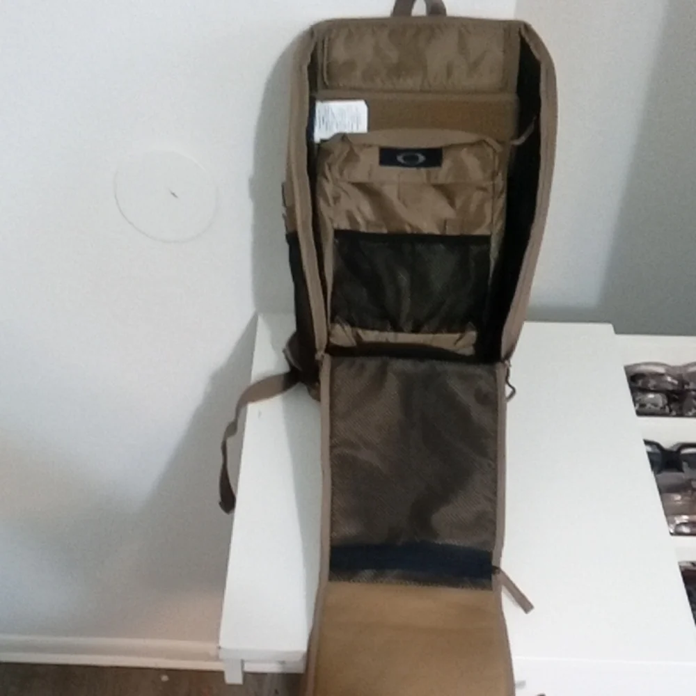 Oakley Brown Men's Backpack - Picture 2 of 5